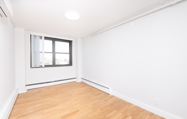 2 beds, 1 bath, 793 sqft, $3,600, Unit 18H