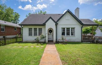 Corner lot home in Sylvan Park!