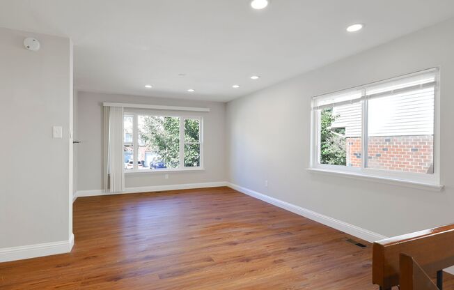 ⭐⭐⭐ RECENTLY UPDATED, 2 BEDROOMS AND 3 BATH HOME LOCATED IN NORTHEAST PHILLY!!! ⭐⭐⭐