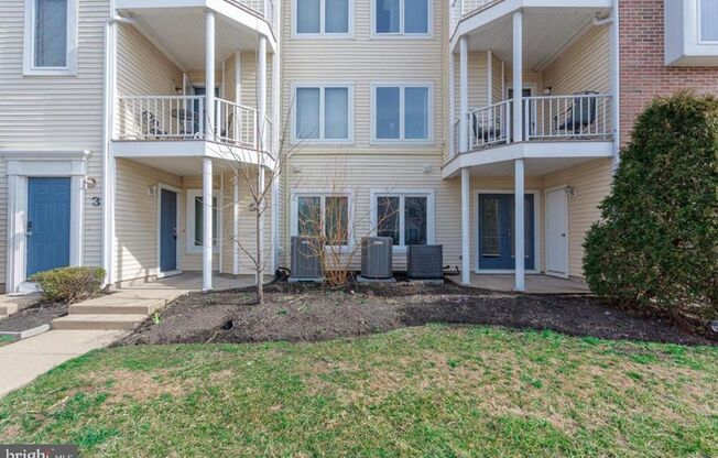 Crestwood 2 bed Condo Available Aug 1