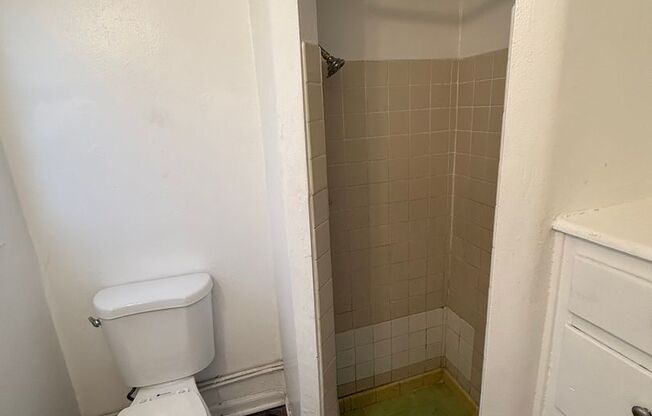 Studio, 1 bath, $1,400, Unit B