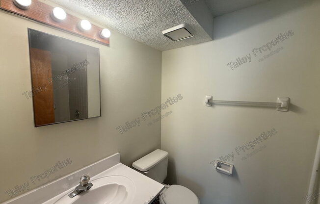 2 beds, 2 baths, 900 sqft, $1,249, Unit H