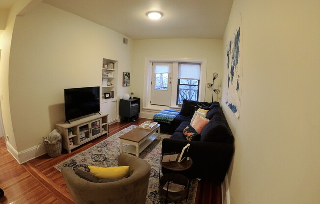2 beds, 1 bath, $3,600, Unit 14