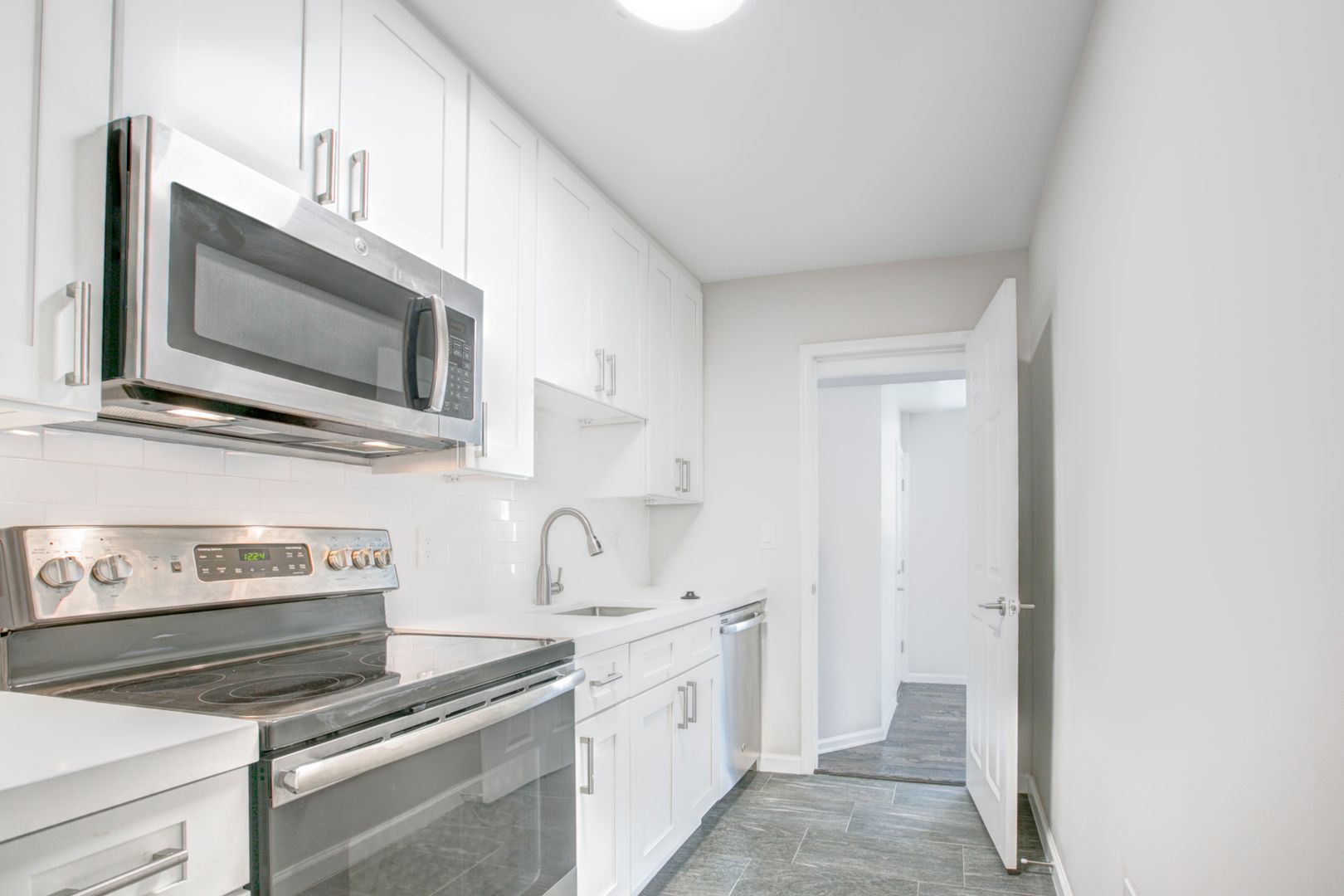 257 Newcomb St SE - Dilan Inv
