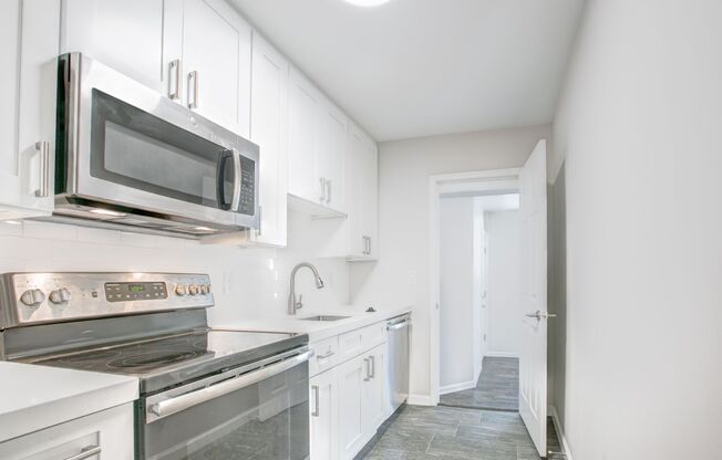 257 Newcomb St SE - Dilan Inv