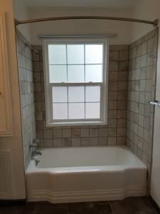 2 beds, 1 bath, 901 sqft, $1,990, Unit 15