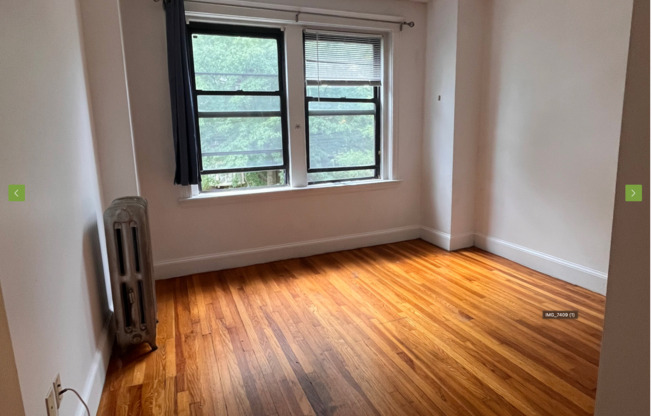 No Fee! Spacious Apt w Ht and Hot Water Included Near Brookline Border, B and C T-Lines minutes away by foot!