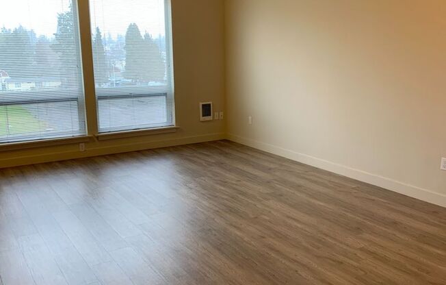 Studio, 1 bath, 430 sqft, $1,400, Unit 323