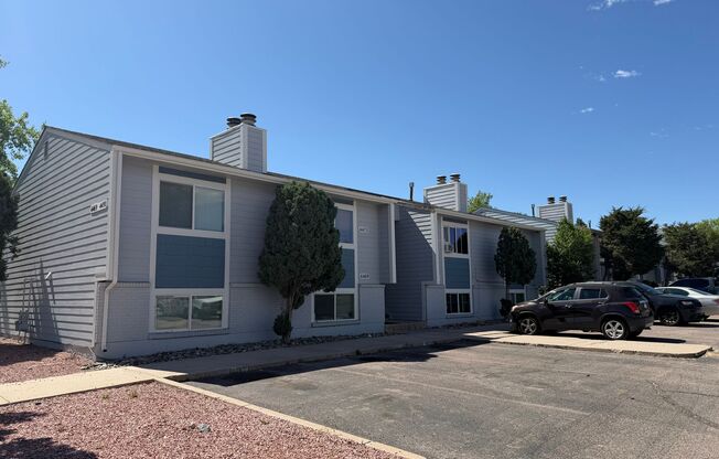 Pikes Peak | Spacious 2 Bedroom Apartments in Colorado Springs!