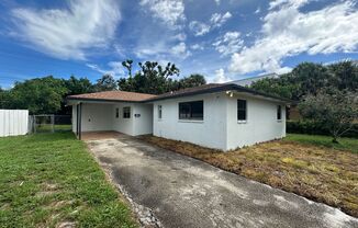 Remolded 3 Bed 2 Bath Single Family Home! West Palm Beach. NO HOA!