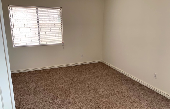 Affordable 5 Bedroom Living in Growing Maricopa