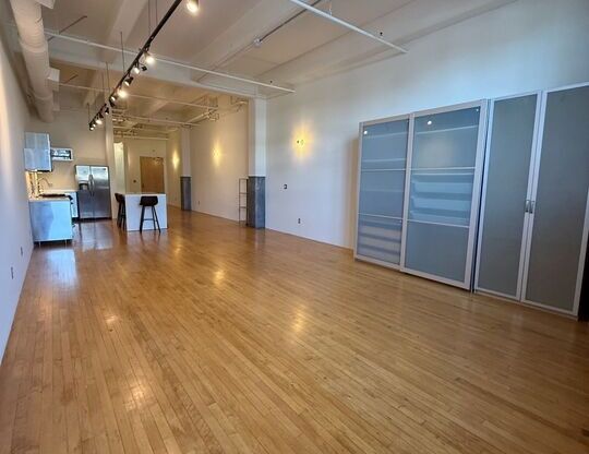 1 bed, 1 bath, 980 sqft, $3,400, Unit 114