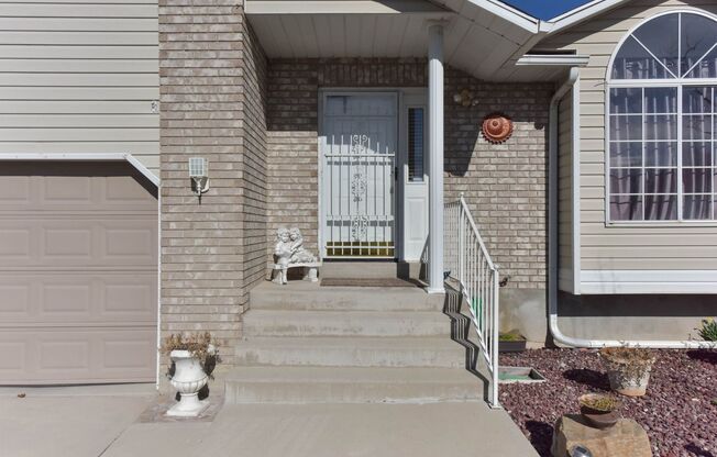 West Jordan's Hidden Gem: A Home Designed for Life! (PET FRIENDLY)