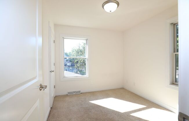 5 beds, 2 baths, $4,295