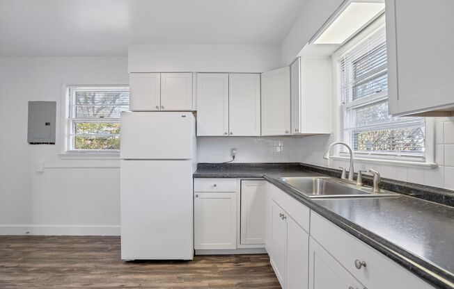 1713 18 AVE