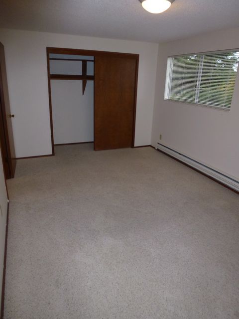 2 beds, 1 bath, 860 sqft, $2,095