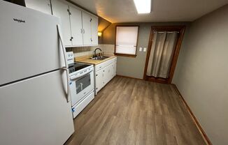 1 bed, 1 bath, $800, Unit 2F