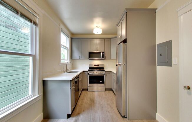 830 Hayes Street (1321R)