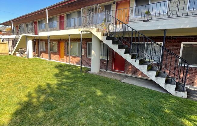 2215 California Ave SW - (GSB-R240 Santa Cruz Apts)
