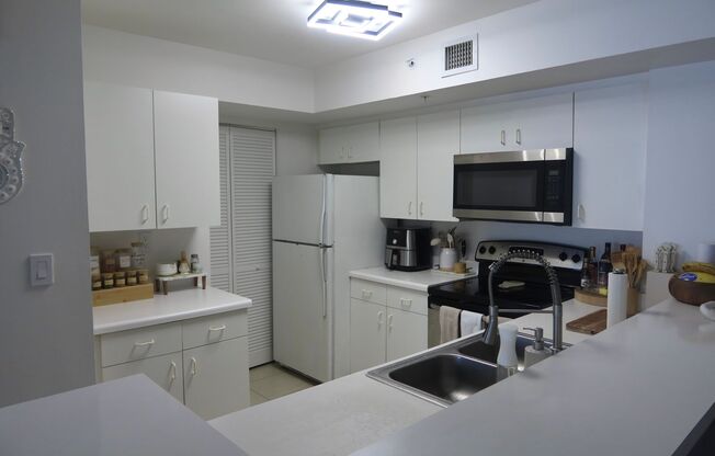 2 beds, 2 baths, 1,124 sqft, $2,600, Unit Bedroom 1