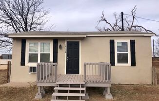 Fully Updated 2/1 Home Avaiable August 1st 2024!! Inclused Washer & Dryer!