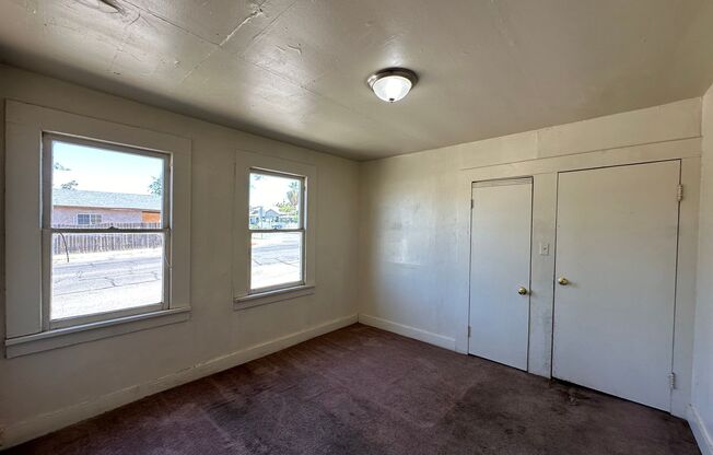 3 beds, 1 bath, $1,175