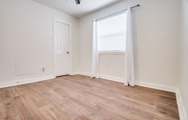 1 bed, 1 bath, $900, Unit 212