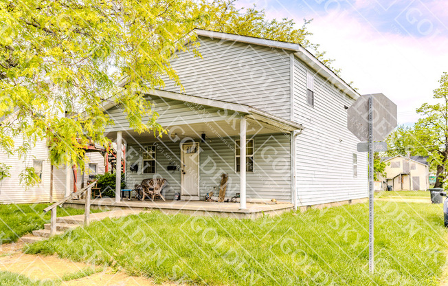1430 W 14 ST