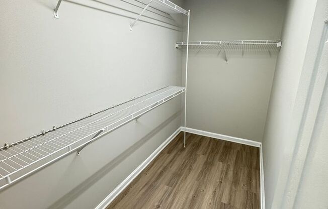 1 bed, 1 bath, 779 sqft, $1,150, Unit 5130 R