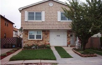 318 DOANE AVE
