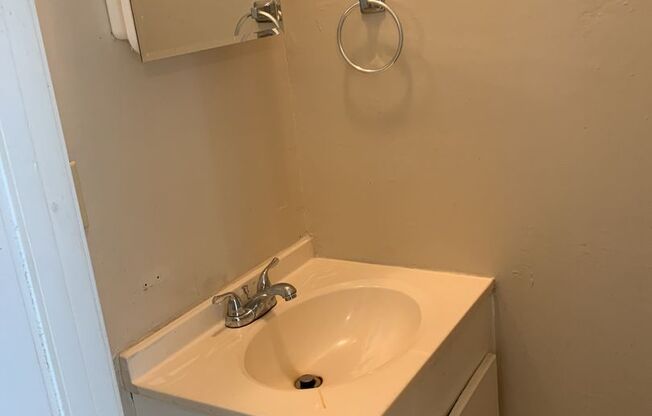 2 bedroom 1 1/2 bath townhouse