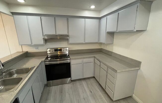 2 beds, 1 bath, 950 sqft, $2,400, Unit PEP128