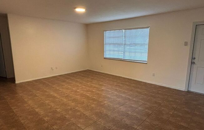2/2/1 home with a spacious fenced backyard in Port St Lucie!