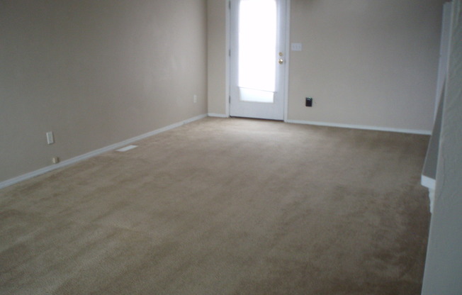 3 beds, 2 baths, $2,600