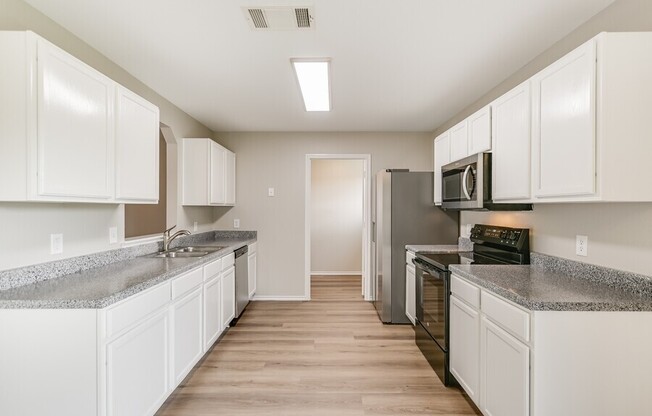 202 WOODLEY RD
