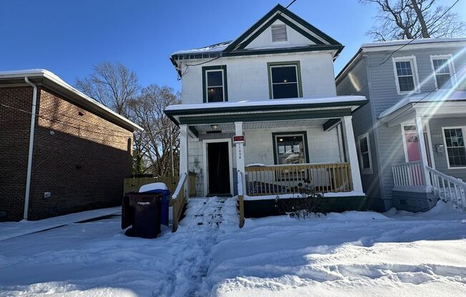 Gorgeous Four Bedroom Completed Upgraded