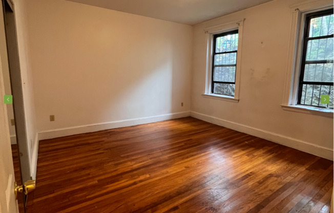 No Fee! Spacious Apt w Ht and Hot Water Included Near Brookline Border, B and C T-Lines minutes away by foot!