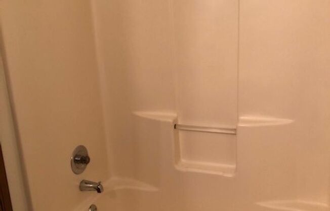 2 beds, 1.5 baths, 900 sqft, $1,600, Unit A306