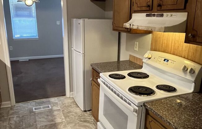 2 beds, 1 bath, $1,300