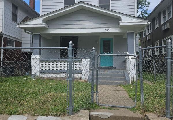 504 DENVER AVE