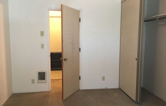 1 bed, 1 bath, 500 sqft, $995, Unit 11