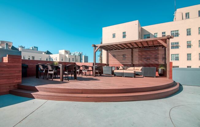 2 beds, 1 bath, 970 sqft, $2,795, Unit 302