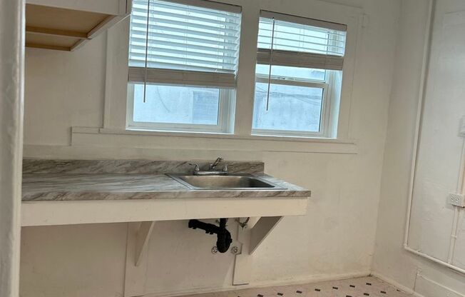 Studio, 1 bath, $1,400, Unit Unit 112