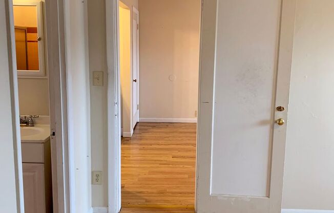Bright One bedroom Woodlawn Apartment