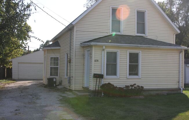 3 beds, 2 baths, $1,575