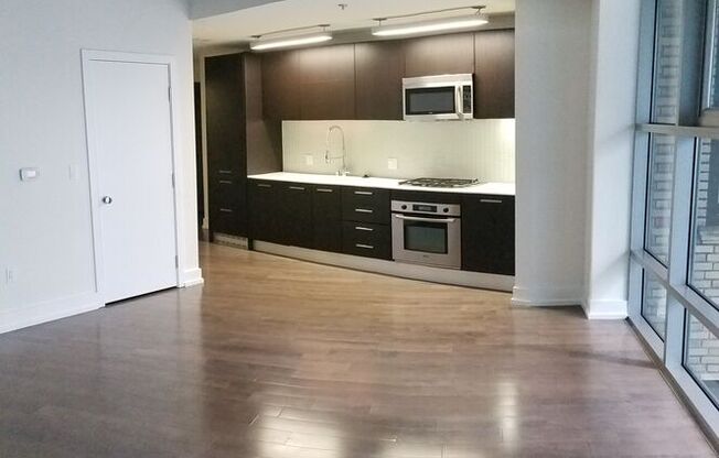 1 bed, 1 bath, 807 sqft, $2,684, Unit 1015