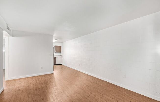 2 beds, 1 bath, 850 sqft, $1,550, Unit 37