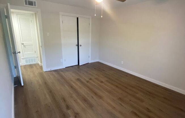 2 beds, 2 baths, 900 sqft, $1,412, Unit LAW11-216