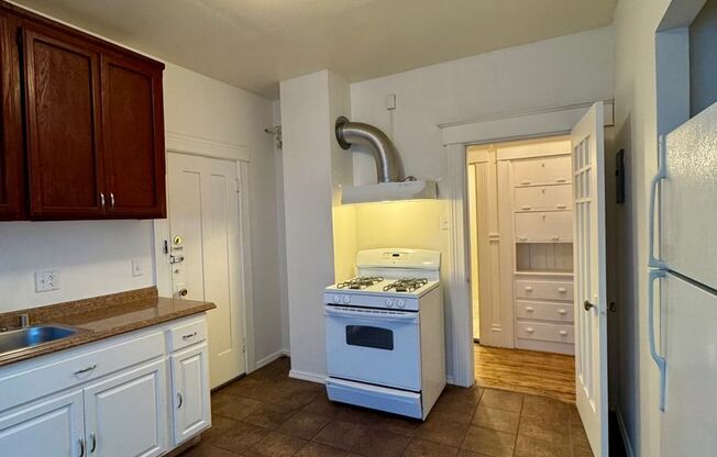 1 bed, 1 bath, $2,050, Unit 02