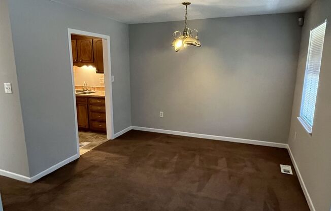 2 beds, 1 bath, $1,300